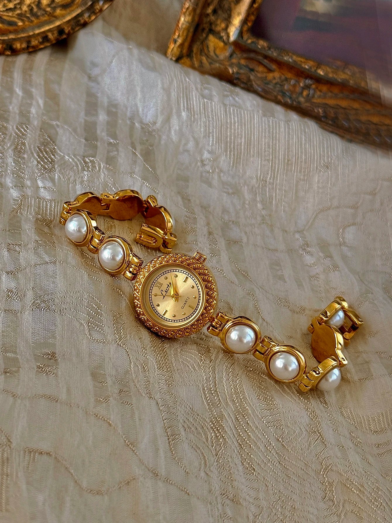 Aurelius Watch