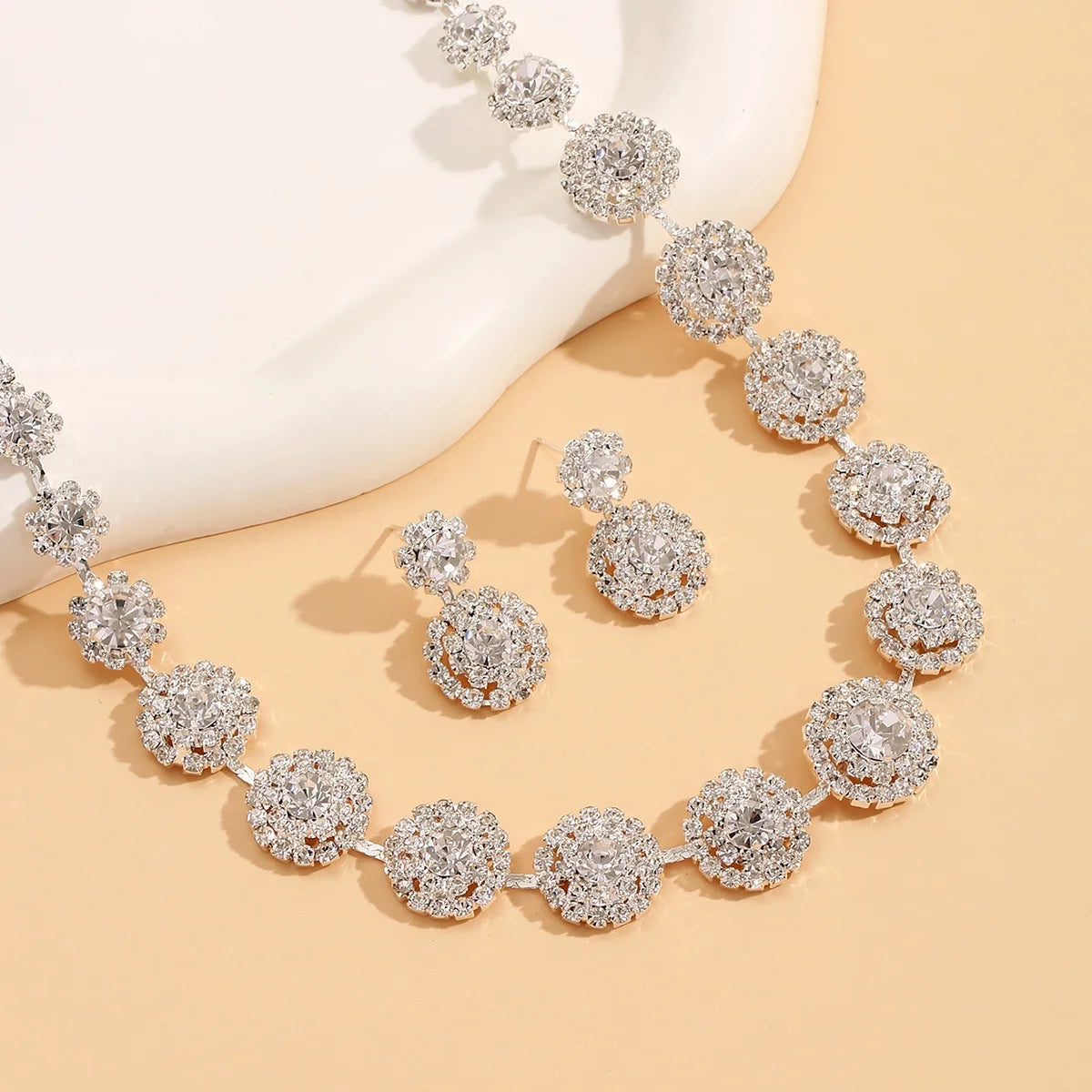 Lumière Necklace Earing